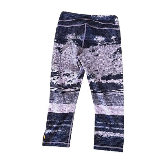 EUC Lucy capris with striped pattern activewear yoga sz S P - Picture 3 of 3